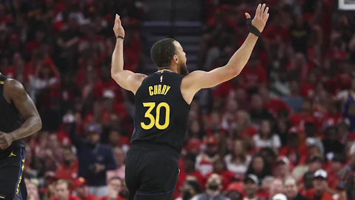 勇士淘汰火箭，下一場迎戰灰狼